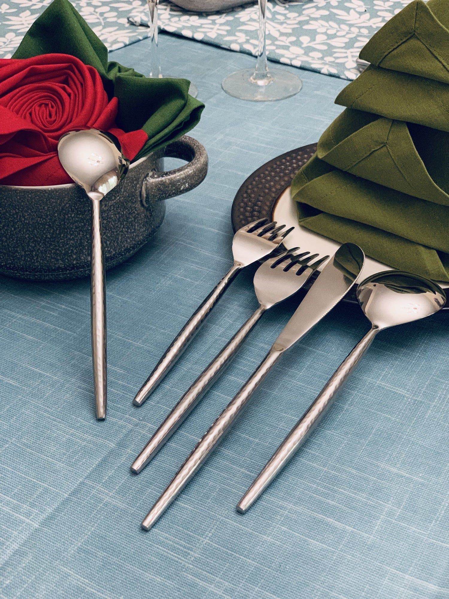 Hammered Silver — Stainless Flatware, Set of 20